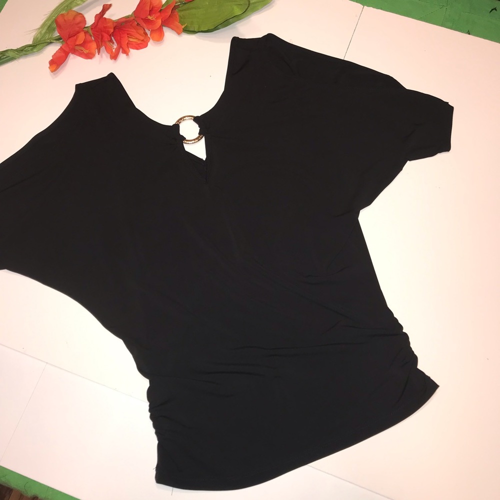 A Byer cold/open shoulder Size M